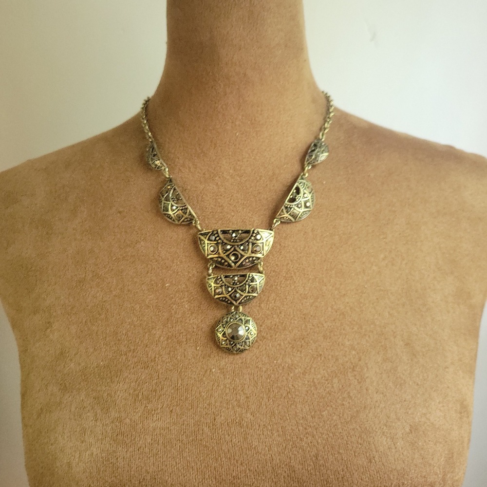 SVG/AvonBurnished Gold Rhinestone Art Deco/Boho Style Statement Necklace 17-20"